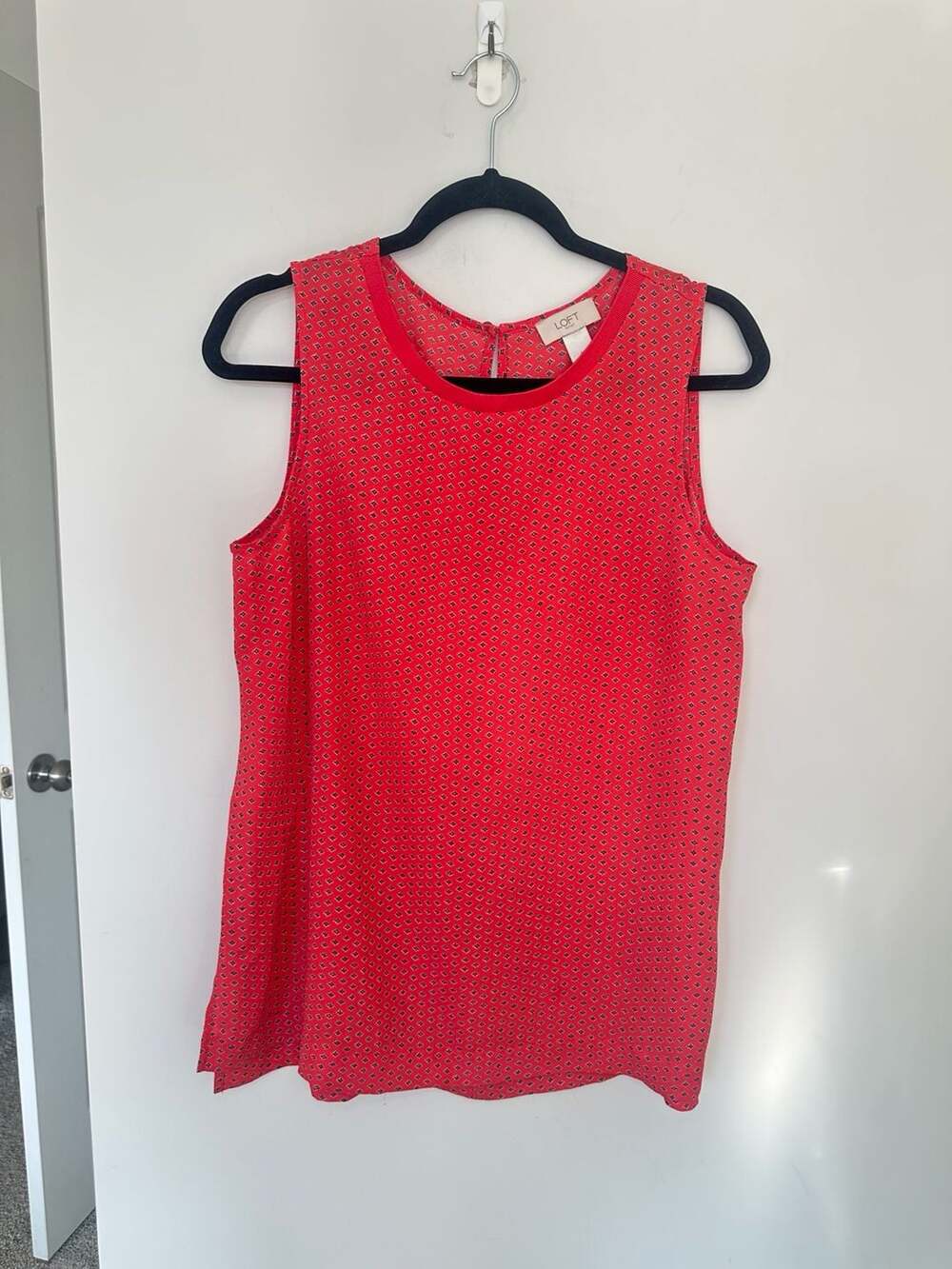 Loft Outlet Sleeveless Blouse Size M Red Geometric Print Top